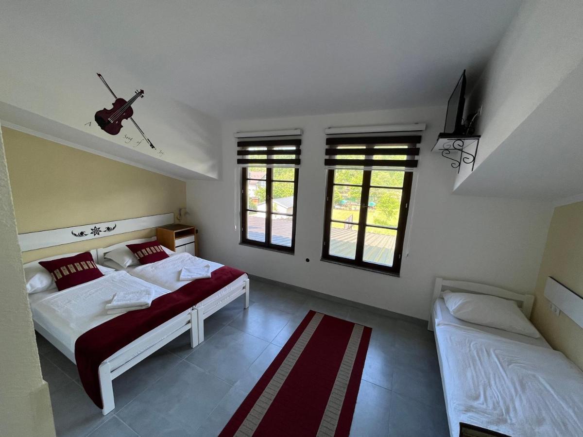 Rooms And Apartments Neron Bihac Lohovo ภายนอก รูปภาพ