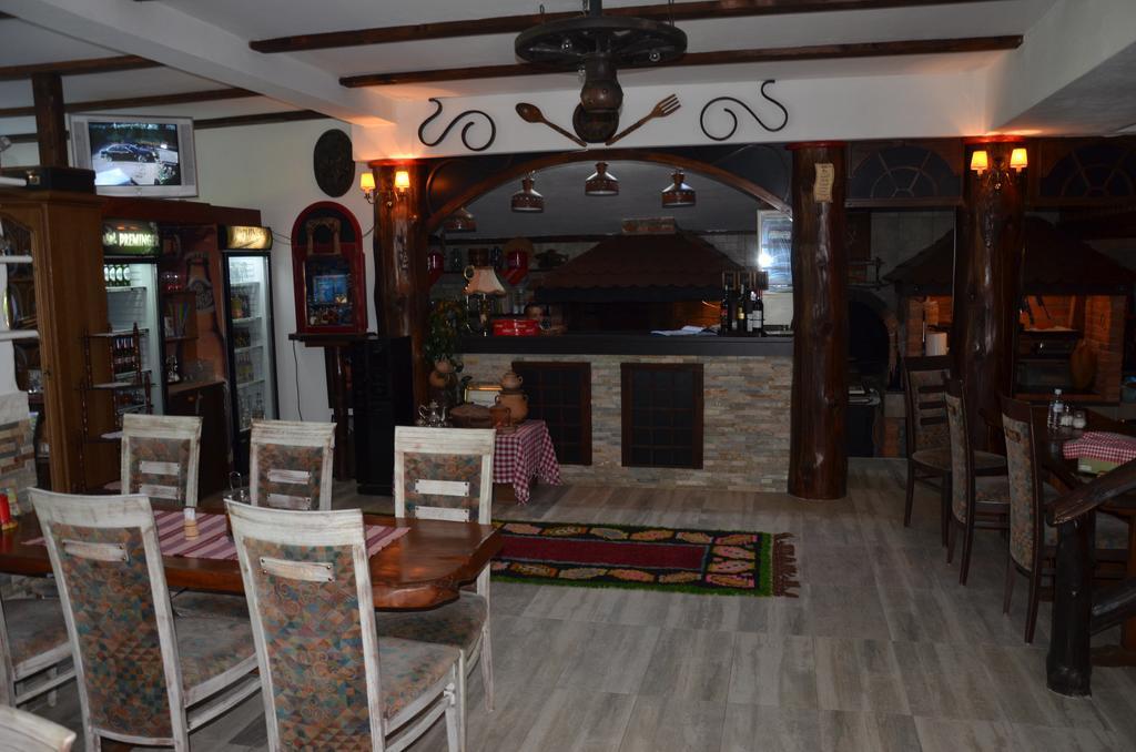 Rooms And Apartments Neron Bihac Lohovo ภายนอก รูปภาพ