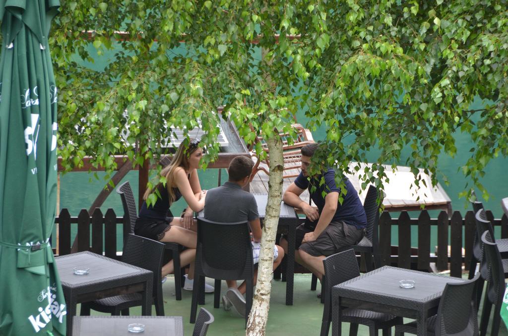 Rooms And Apartments Neron Bihac Lohovo ภายนอก รูปภาพ